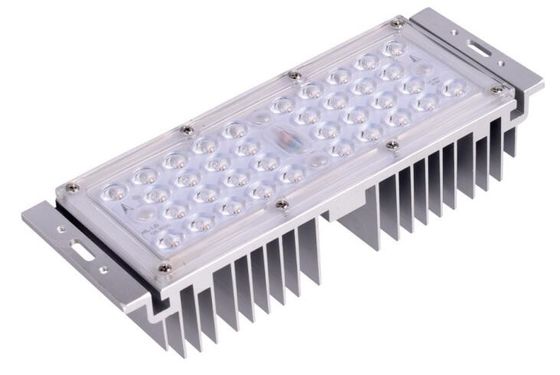 Porcellana Modulo del Cree LED per iluminazione pubblica 10W-40W per la luce di inondazione di Indstrial LED 120lm/Watt fornitore